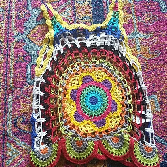 💥HOST PICK💥UNIF CROCHET MANDALA CROP TOP - Picture 3 of 3